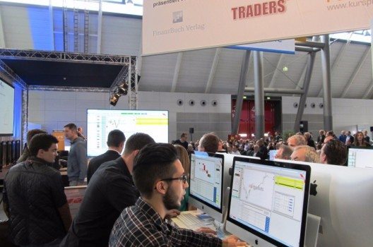 Trader analysieren aktuelle Marktentwicklungen