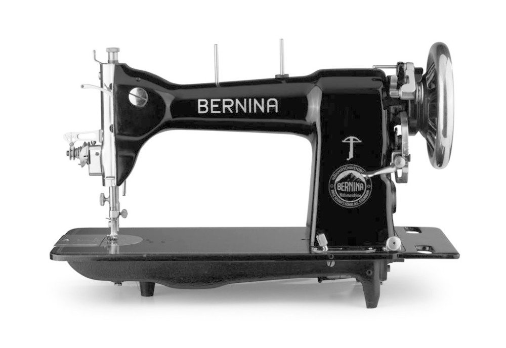 Modell 105: Die erste Haushaltsnähmaschine mit dem Markennamen Bernina. (© BERNINA International AG, Steckborn / Wikimedia / <a title="creativecommons.org - Creative Commons" href="http://creativecommons.org/licenses/by-sa/3.0/" target="_blank">CC-BY-SA-3.0</a>)