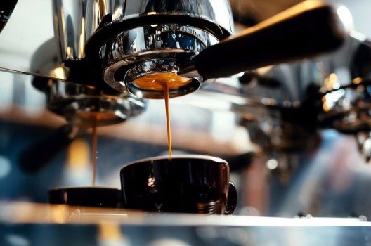Kaffe ist bei Mitarbeitern als natürlicher Muntermacher sehr beliebt.