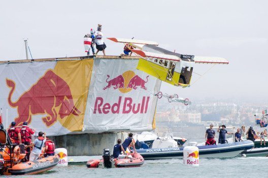 Marketing ist bei Red Bull wichtiger als das eigentliche Produkt. (Bild: homydesign – shutterstock.com)