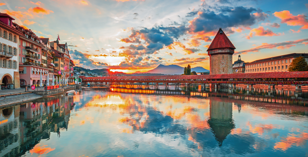 Die Schweiz ist bekannt für hochwertige Waren und Dienstleistungen. (Bild: emperorcosar - shutterstock)