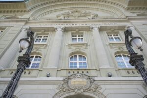 MEHR LESEN